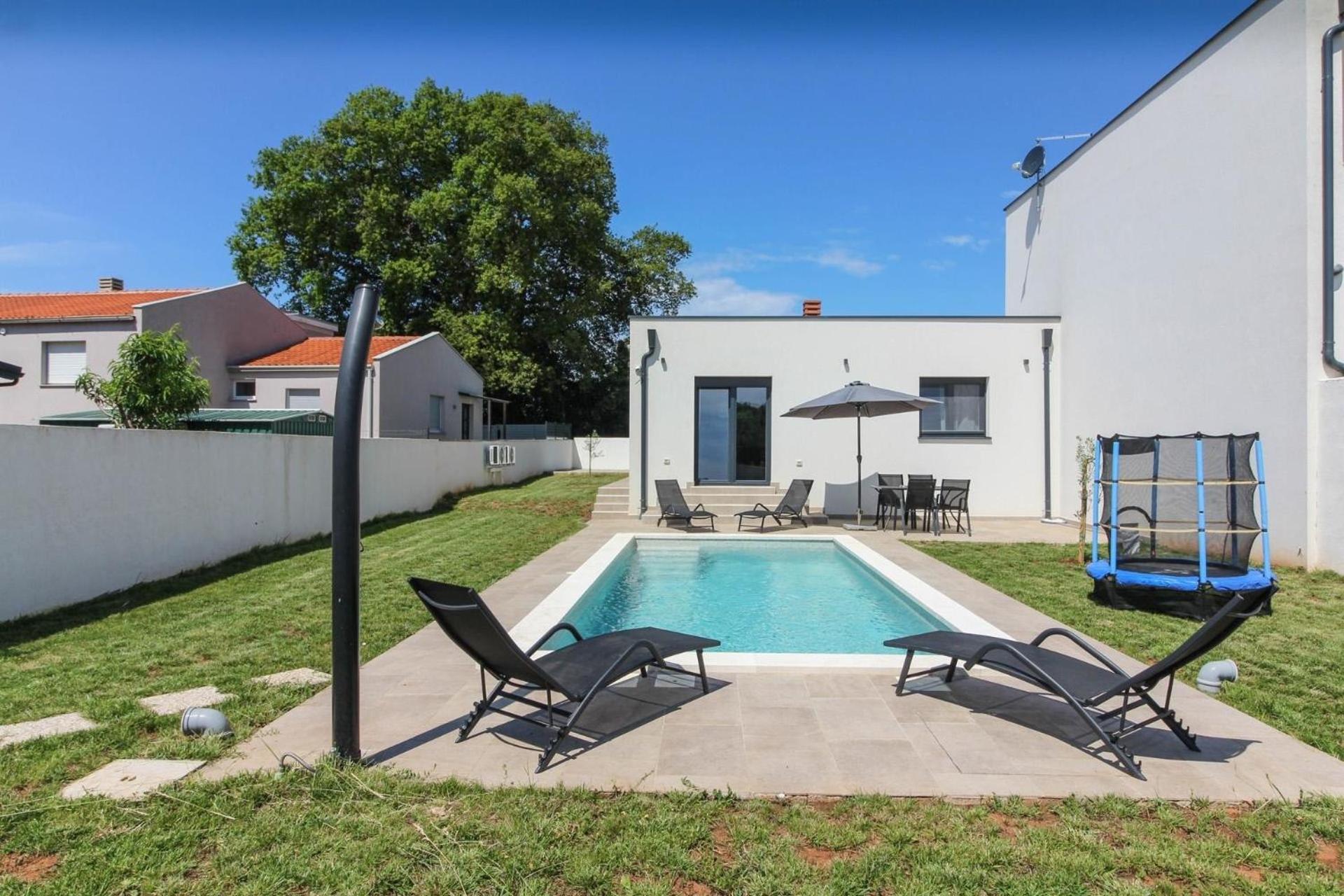 Ferienhaus Mit Privatpool Fuer 4 Personen Ca 60 Qm In Sisan, Istrien Suedkueste Von Istrien Eksteriør bilde